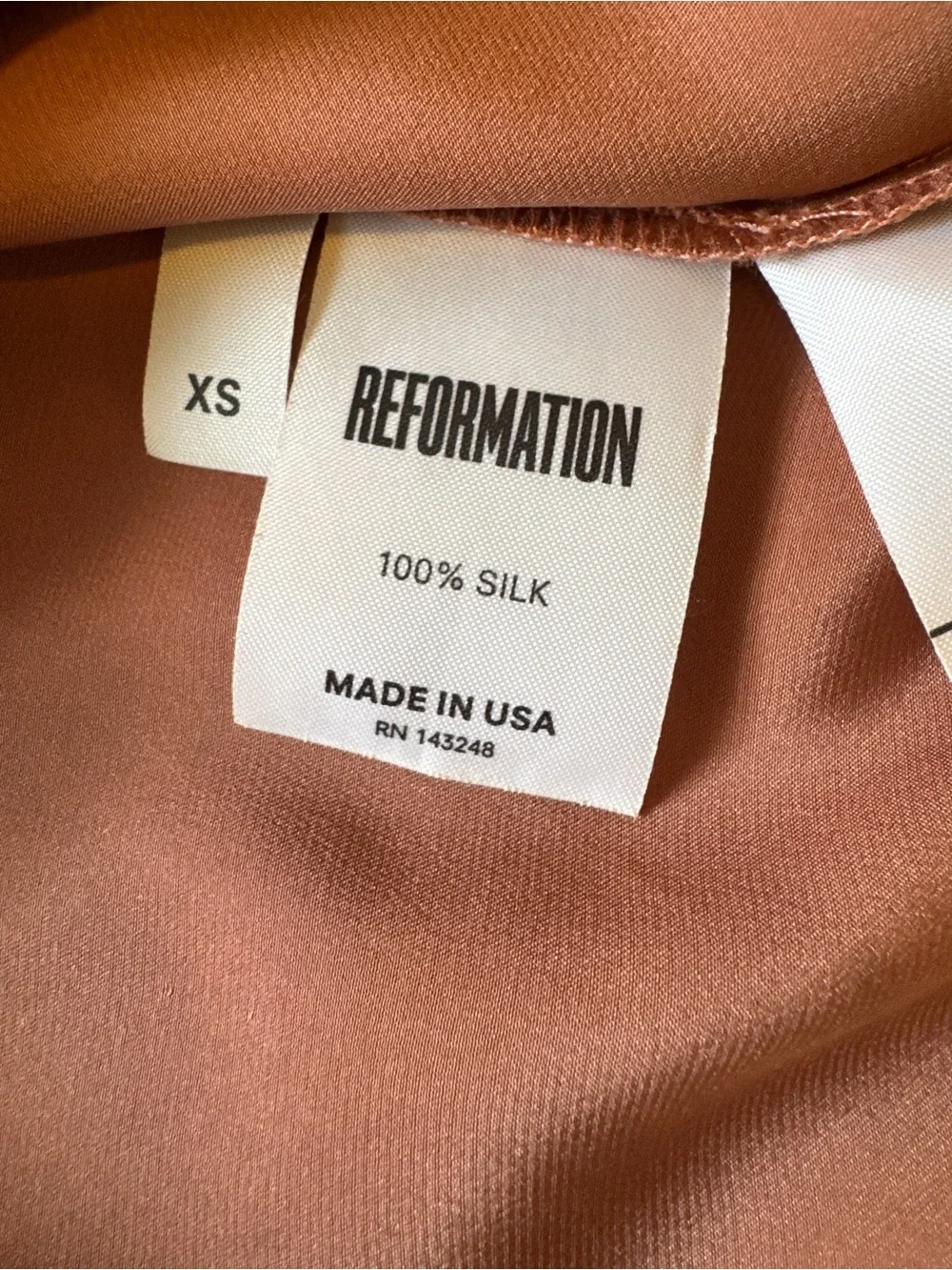 Reformation 100% Silk Pink Rust Button Up Top, XS (Many flaws see pics) - Picture 7 of 15